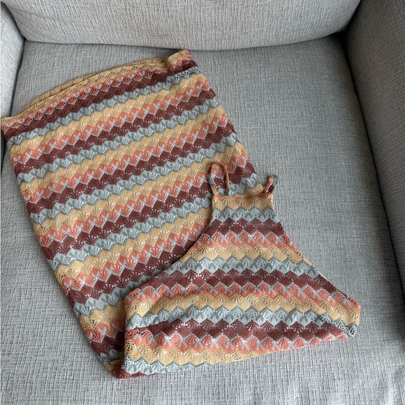 Multi-coloured halterneck mini dress - Picture 1 of 3